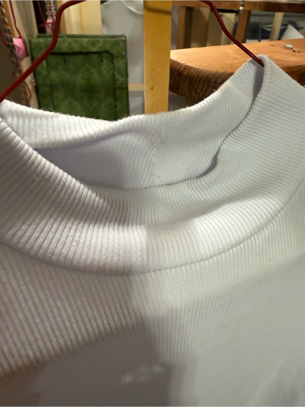 ALO Yoga White Ribbed Mock Neck Crop Top - Picture 3 of 4